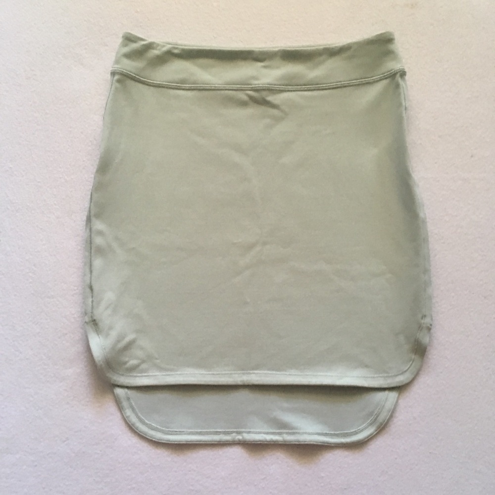 Lululemon Minty Grey Green Fitted Hi Lo Hem City Skirt 6